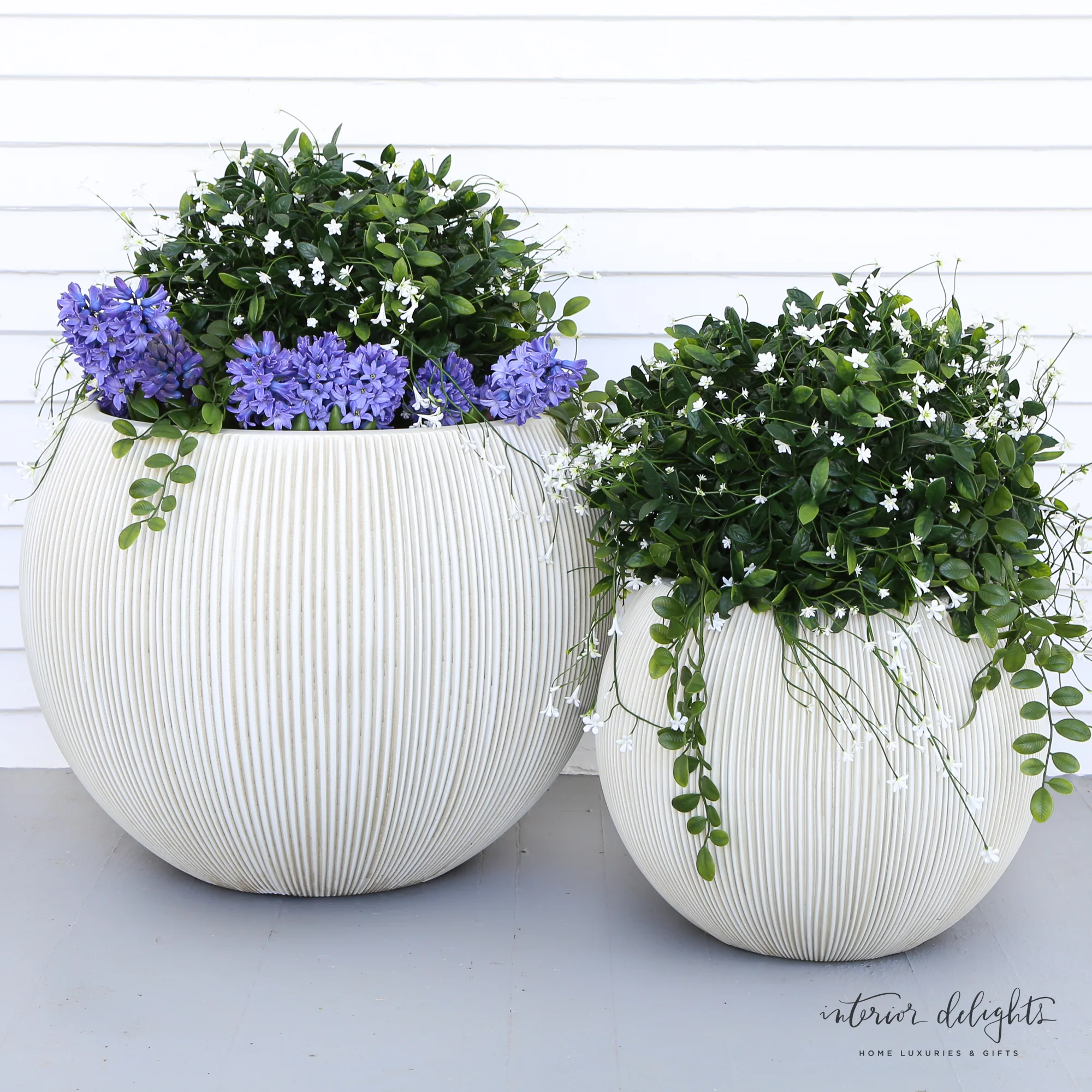 19" UV Protected Round Hanging Boxwood Ball with Baby's Breath - Image 9