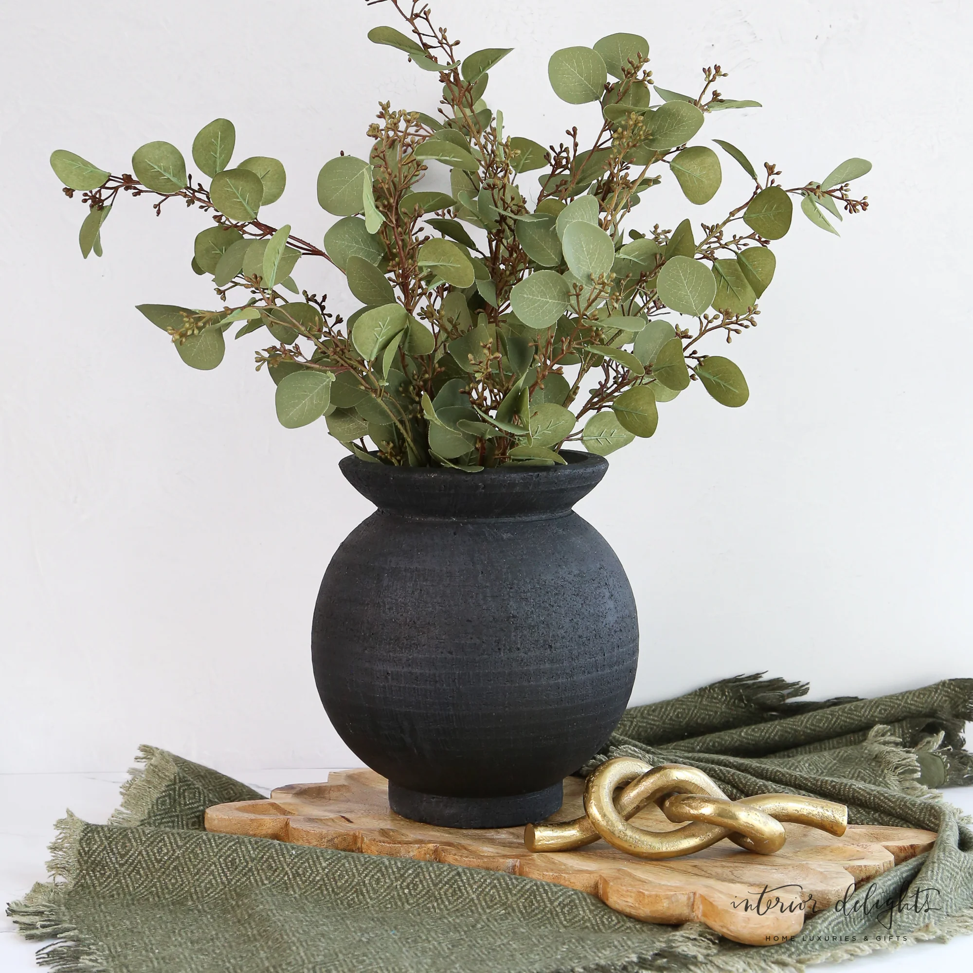 Mango Wood Tray with Scalloped Edge - Image 8