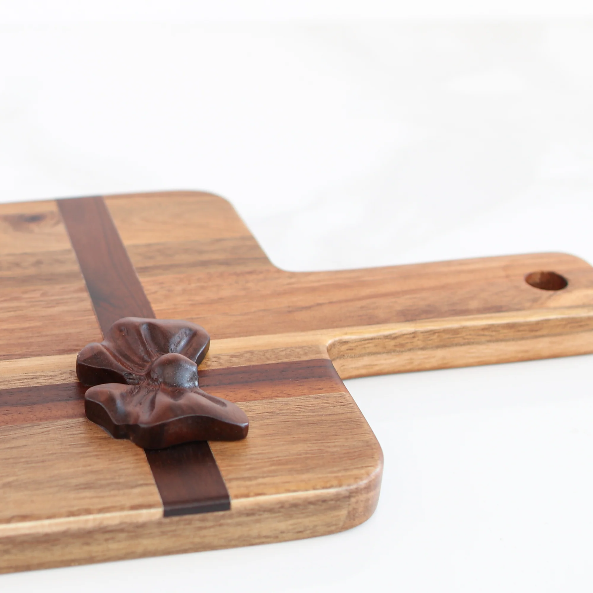 Rectangle Acacia Board with Bow - Image 3