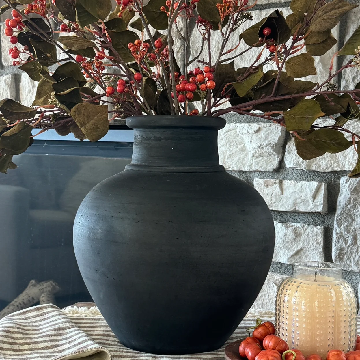 13.5 in Black Vase with Narrow Opening - Image 7