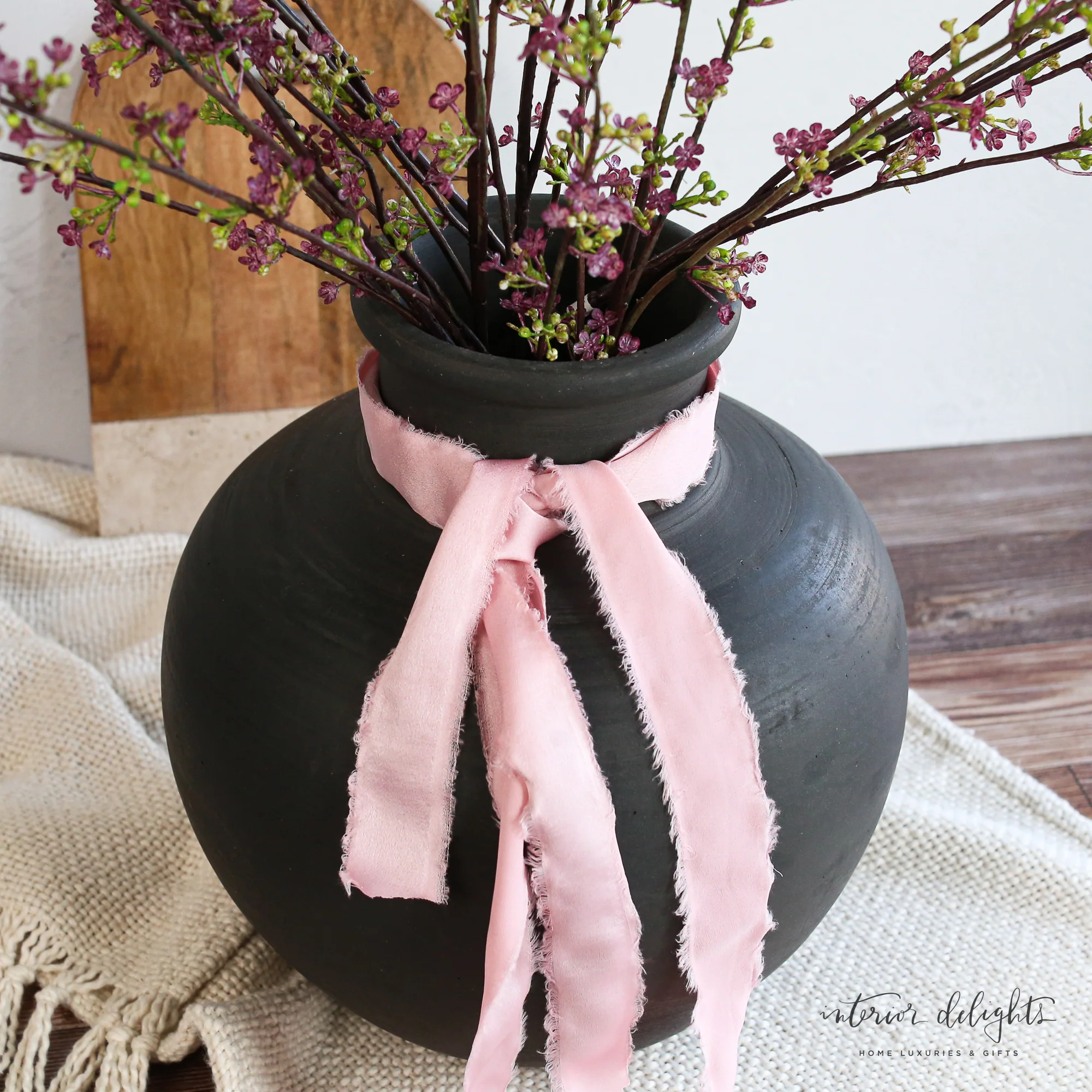 13.5 in Black Vase with Narrow Opening - Image 9
